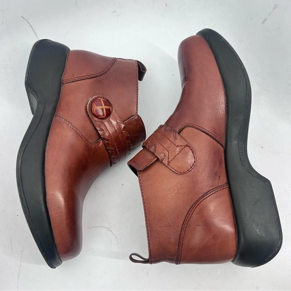 DANSKO Women Vtg Brown Leather Button Strap Ankle Boot Size 40 9.5